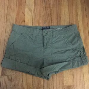 Polo army green shorts